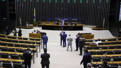 Câmara aprova proposta que permite professor acumular cargo