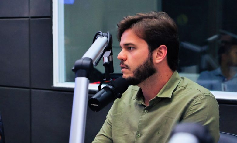 Bruno reforça garantia de manutenção dos serviços de Saúde e diz que ajustes na pasta já estão em execução Bruno reforça garantia de manutenção dos serviços de Saúde e diz que ajustes na pasta já estão em execução