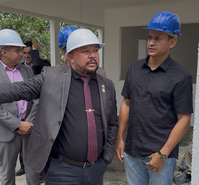 Presidente Saulo Germano e vereadores acompanham vistoria das obras de reforma na Câmara Municipal de Campina Grande