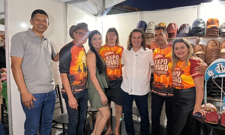 Veneziano participa da Expo Couro em Ribeira de Cabaceiras e destaca parceria com o prefeito Ricardo Aires Veneziano participa da Expo Couro em Ribeira de Cabaceiras e destaca parceria com o prefeito Ricardo Aires