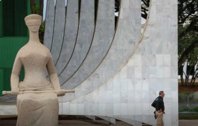 Primeira Turma do Supremo decide manter a prisão do ex-presidente Jair e Bolsonaro Primeira Turma do Supremo decide manter a prisão do ex-presidente Jair e Bolsonaro