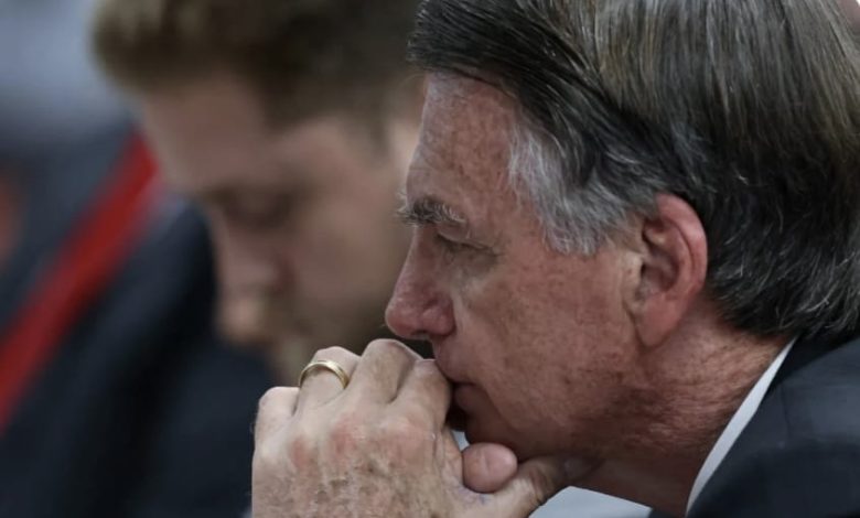 Moraes determina início do cumprimento da pena de Bolsonaro em regime fechado