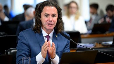 Paraíba é penúltimo no país entre estados com maior média de escolaridade e Veneziano lamenta descaso do Governo do Estado com Educação