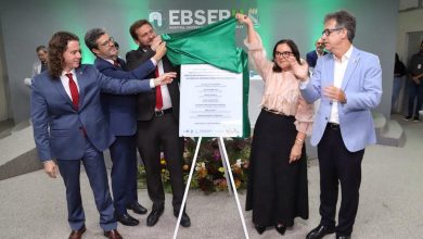 Ao celebrar 45 anos, HU de João Pessoa homenageia Veneziano e Nilda Gondim pelos recursos destinados à instituição