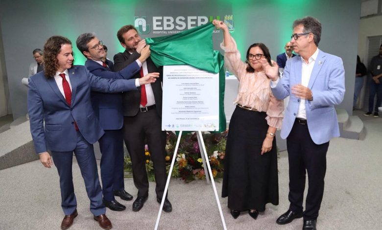 Ao celebrar 45 anos, HU de João Pessoa homenageia Veneziano e Nilda Gondim pelos recursos destinados à instituição Ao celebrar 45 anos, HU de João Pessoa homenageia Veneziano e Nilda Gondim pelos recursos destinados à instituição