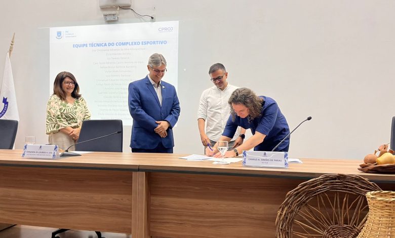 Veneziano participa da assinatura da Ordem de Serviço da maior obra da história da UFCG, articulada por ele junto ao governo Lula Veneziano participa da assinatura da Ordem de Serviço da maior obra da história da UFCG, articulada por ele junto ao governo Lula