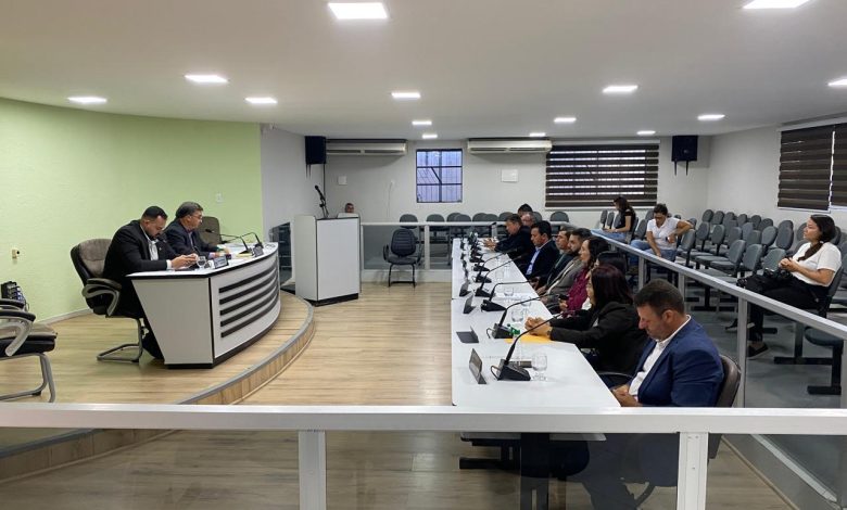 Vereadores de Queimadas aprovam projeto do Executivo que garante rateio do Fundeb para o magistério Vereadores de Queimadas aprovam projeto do Executivo que garante rateio do Fundeb para o magistério