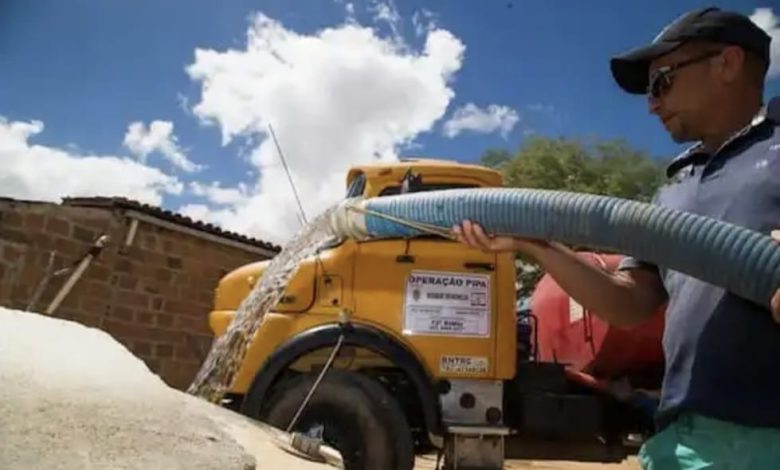 Abastecimento de água por carros-pipa será suspenso em Campina Grande e mais 13 municípios da PB