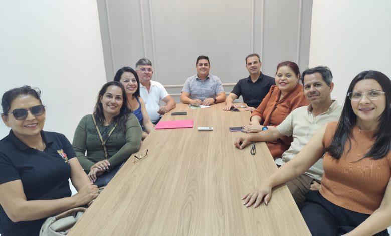 Reunião sobre o PCCR marca um novo tempo de diálogo, transparência e valorização do funcionalismo público. Reunião sobre o PCCR marca um novo tempo de diálogo, transparência e valorização do funcionalismo público.