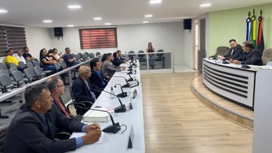 Vereadores de Queimadas aprovam projetos e requerimentos durante sessão ordinária