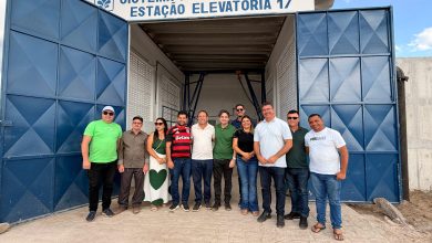 Murilo Galdino comemora reta final de obras da Adutora do Pajeú em Teixeira