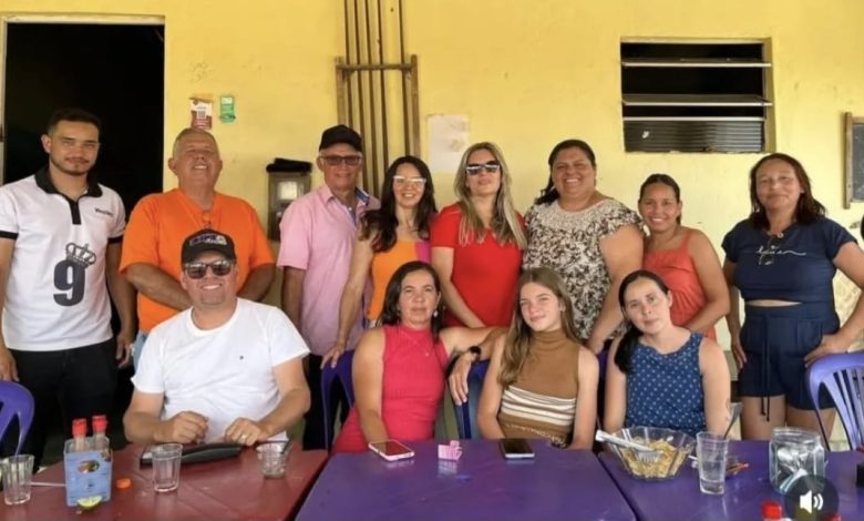 Prefeito de Olivedos prestigia confraternização do EJA e destaca importância da educação para adultos Prefeito de Olivedos prestigia confraternização do EJA e destaca importância da educação para adultos