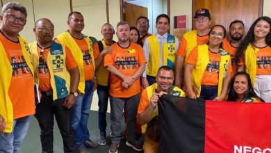 Murilo Galdino garante assinaturas para urgência de projeto que beneficia agentes de saúde e de endemias