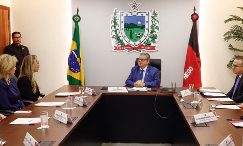 João Azevêdo celebra acordo com a AGU que garante R$ 2,3 bilhões de recursos do Fundef a professores e infraestrutura escolar João Azevêdo celebra acordo com a AGU que garante R$ 2,3 bilhões de recursos do Fundef a professores e infraestrutura escolar