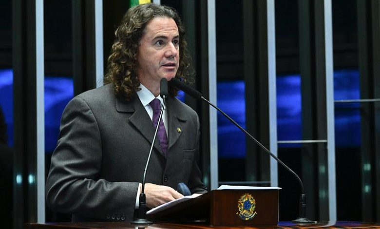 Na tribuna do Senado, Veneziano detalha dados econômicos positivos do governo Lula e rebate discursos da oposição