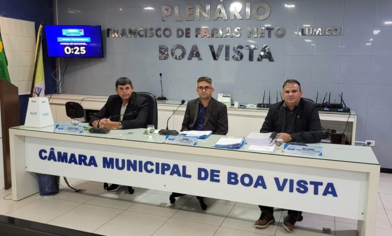 Câmara de Boa Vista realiza sessão para debater e votar projetos do Poder Executivo Câmara de Boa Vista realiza sessão para debater e votar projetos do Poder Executivo