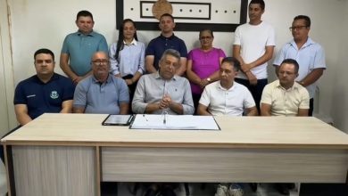 Prefeto de Massaranduba assina publicação de licitação para pavimentação asfáltica de várias ruas