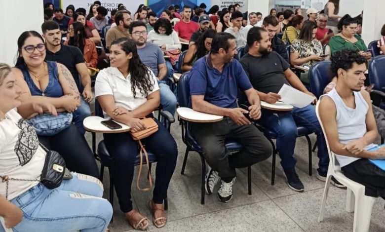 Sine de Campina Grande registra grande movimentação no início da manhã desta segunda-feira Sine de Campina Grande registra grande movimentação no início da manhã desta segunda-feira