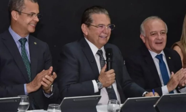 Assembleia realiza sessão itinerante em Pocinhos e aprova orçamento da PB com previsão de R$ 25,1 bi Assembleia realiza sessão itinerante em Pocinhos e aprova orçamento da PB com previsão de R$ 25,1 bi