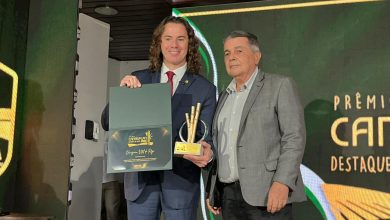 Veneziano recebe homenagem do setor sucroalcoleiro da Paraíba pelo “trabalho firme em defesa dos municípios”