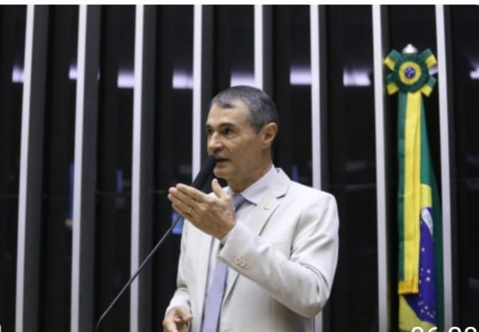 Projeto de Romero Rodrigues que libera imóveis da Previdência para fins sociais é aprovado pelo Senado e segue para sanção presidencial