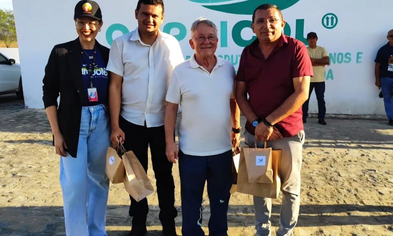 Prefeitura de Caturité e SEBRAE impulsionam cadeia produtiva do leite no município Prefeitura de Caturité e SEBRAE impulsionam cadeia produtiva do leite no município