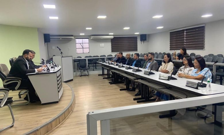 Vereadores de Queimadas aprovam importantes matéria em mais uma sessão ordinária