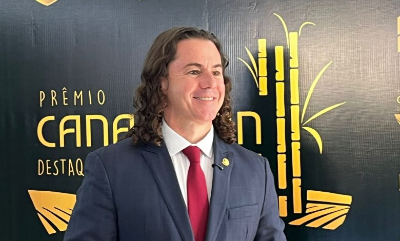 Veneziano cresce 12 pontos e chega a 59,5% das intenções de voto pra Senador em Campina Grande, diz pesquisa Data Quatyt