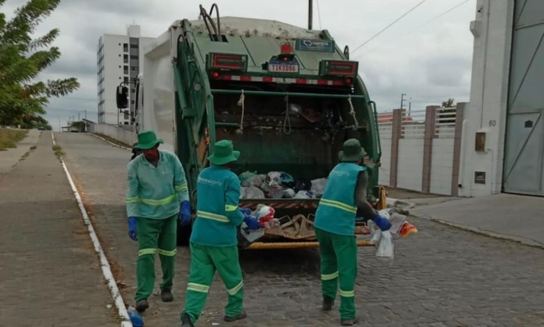 Coleta de lixo será suspensa em Campina Grande apenas no feriado de 1º de janeiro Coleta de lixo será suspensa em Campina Grande apenas no feriado de 1º de janeiro