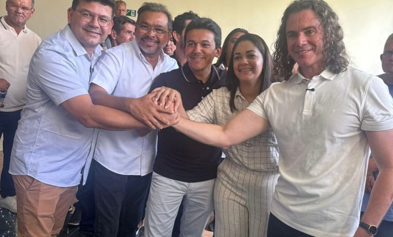 Prefeito, vice, vereadores e lideranças de Santa Rita, 3º maior colégio eleitoral da Paraíba, oficializam apoio à reeleição de Veneziano