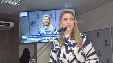 Vereadora Carol Gomes destaca a importância da campanha Janeiro Branco para conscientização sobre a saúde mental