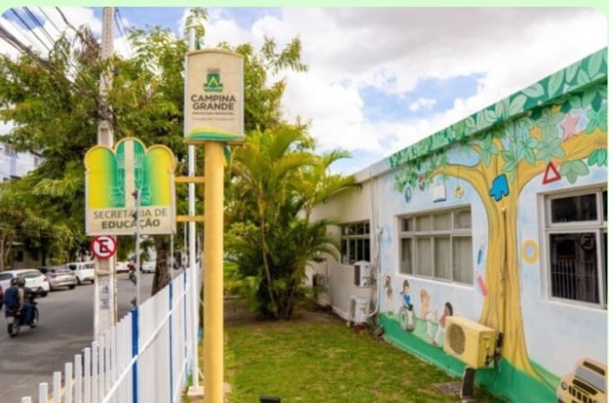 Seduc recebe quase 3 mil matrículas de novatos apenas no primeiro dia e cerca de 900 crianças transferidas da rede privada para a pública Seduc recebe quase 3 mil matrículas de novatos apenas no primeiro dia e cerca de 900 crianças transferidas da rede privada para a pública