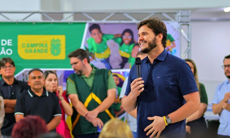 Pela segunda vez, Bruno concede reajuste aos professores acima do piso nacional e reforça compromisso com a educação em Campina Grande