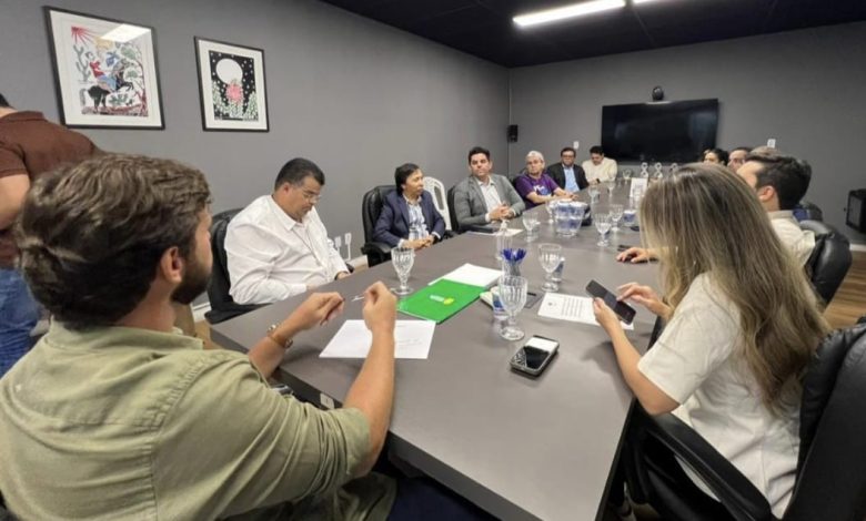 Prefeitura de Campina Grande reúne coordenadores de encontros religiosos e reforça apoio da gestão ao Carnaval da Paz