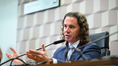 Veneziano anuncia posição favorável à PEC que propõe a jornada de trabalho 5×2, com redução para 36 horas semanais