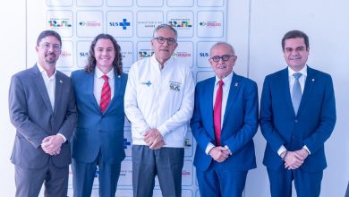 Cícero e Veneziano confirmam com Ministro da Saúde Alexandre Padilha implantação de Hospital Oncológico em João Pessoa