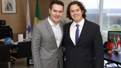 Ministro das Cidades Jader Filho comunica a Veneziano habilitação de Campina Grande para financiamento do VLT