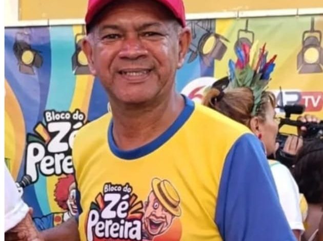 Infarto mata o jornalista e ativista cultural Astrogildo Pereira aos 56 anos