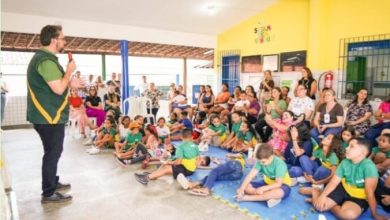 Campina Grande inicia ano letivo para mais de 35 mil estudantes e entrega kits escolares