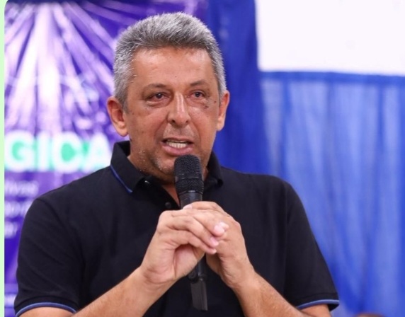 Jornada Pedagógica 2026: Prefeito João Costa entrega Selo Petronilha Beatriz à secretaria de Educação e honraria à professoras