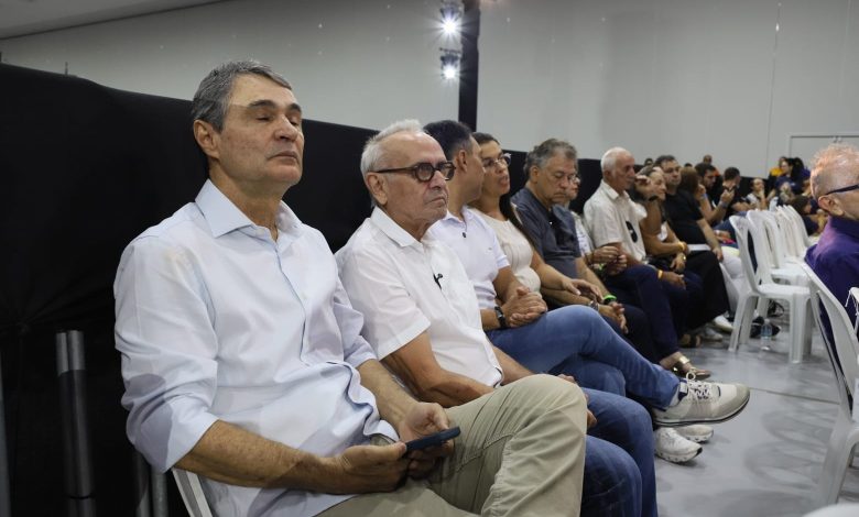 Candidatos ao governo do Estado participaram da missa de encerramento do CRESCER