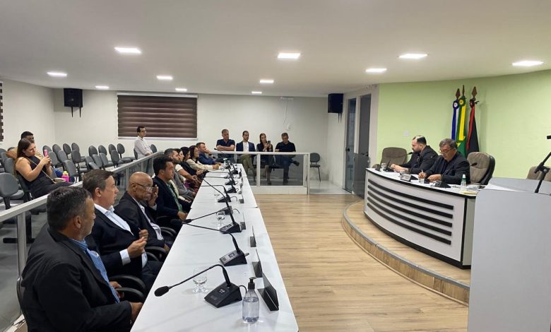 Em sessão ordinária, vereadores de Queimadas aprovam diversos requerimentos e projetos de lei