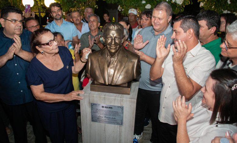 Em cerimônia prestigiada, busto de Edvan Leite é inaugurado em Boa Vista Em cerimônia prestigiada, busto de Edvan Leite é inaugurado em Boa Vista