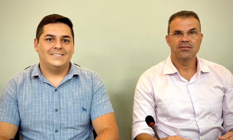 Presidente da Câmara, Carlos André, lidera marco histórico com conclusão do PCCR do Legislativo Presidente da Câmara, Carlos André, lidera marco histórico com conclusão do PCCR do Legislativo