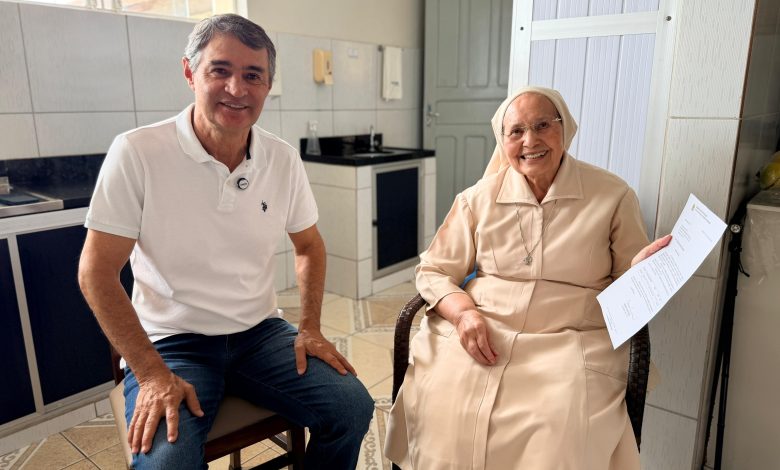 Romero garante mais R$ 250 mil ao Instituto São Vicente de Paulo e total chega a R$ 723 mil Romero garante mais R$ 250 mil ao Instituto São Vicente de Paulo e total chega a R$ 723 mil