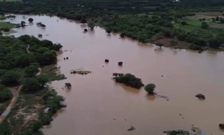 FESTA NO CARIRI: Açude Santo André transorda depois de vários anos
