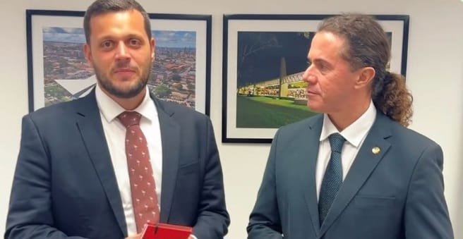 Prefeito Neto Carneiro se reúne com senador Veneziano e garante novos recursos para Alagoa Grande