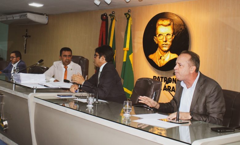 Câmara aprova regulamentação para agentes da STTP e reajuste da bolsa do programa Amigos da Educação